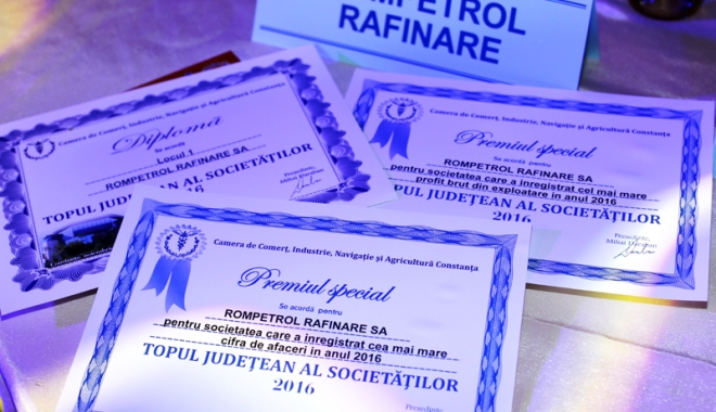 Rompetrol Rafinare, premiată pentru cifra de afaceri, profitul brut și valoarea exporturilor din 2016 - rompetrolfoto-1509726682.jpg