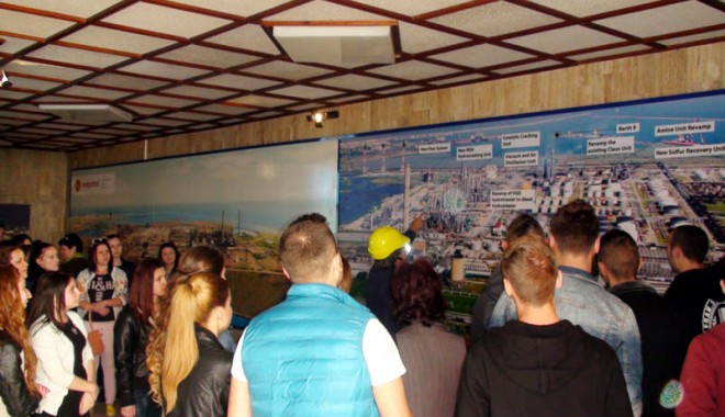 Petromidia recrutează elevi și studenți pentru programele de internship - rompetrolpetromidia-1399393132.jpg