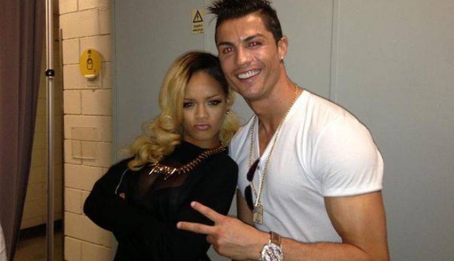 Cristiano Ronaldo, cu ochii pe Rihanna - ronaldo3488c23fcc8a-1369845767.jpg