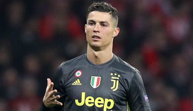 Gest de mare campion făcut de Cristiano Ronaldo, după ce a fost desemnat cel mai bun jucător din Serie A - ronaldocroppedpv0tue4y5lau1aa3qz-1567422013.jpg