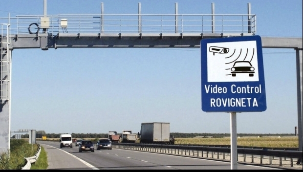 Atenție, șoferi! Nu uitați să achitați peajul și rovinieta! - rovinieta7224130096841700-1522913401.jpg