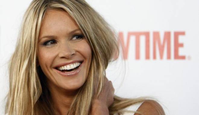 Un supermodel devine mamă la 51 de ani! - rtelle-1427191774.jpg