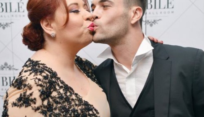 SURPRIZĂ! Oana Roman a ales deja nașii copilului ei. Află despre ce cuplu celebru este vorba - rtemagiccoanaroman107jpg-1379254314.jpg