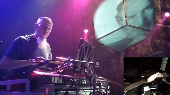 VIDEO / Ascultă aici piesa înregistrată în memoria lui Steve Jobs - rudess-1318512406.jpg