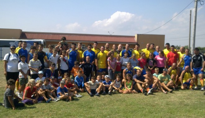 Naționala de rugby a terminat stagiul de pregătire de pe litoral - rugby-1313423167.jpg