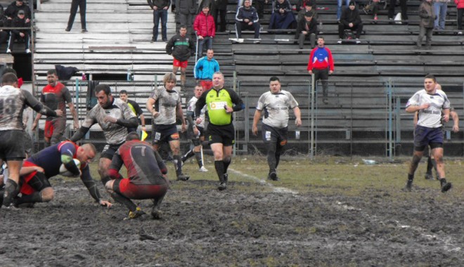CS Năvodari, o repriză secundă foarte bună la Petroșani - rugby-1364834781.jpg