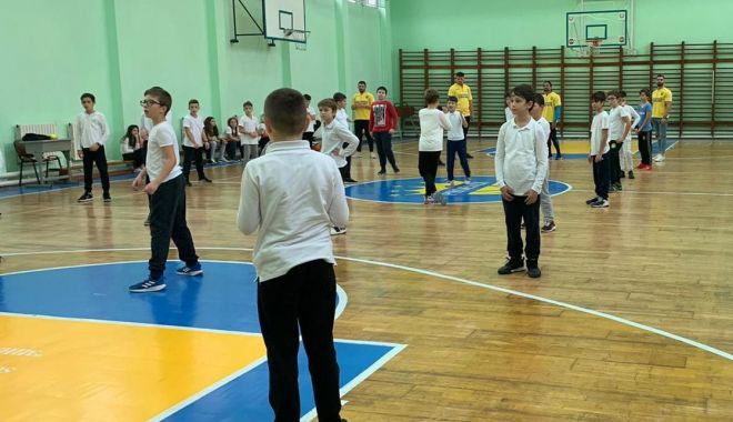 Jocul de rugby, promovat la Școala nr. 29 