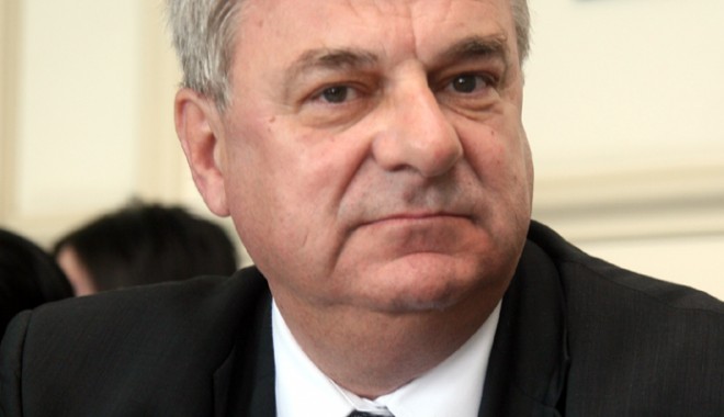 Rectorul Sorin Rugină și-a prezentat echipa. Cine sunt noii prorectori - ruginasiaprezentatechipa-1403719072.jpg