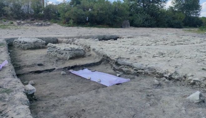 În Dunărea secată arheologii au scos la iveală ruinele unei cetăți antice