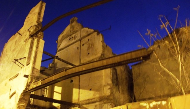 Ruinele din piața Ovidiu - ruineovidiu-1346224191.jpg