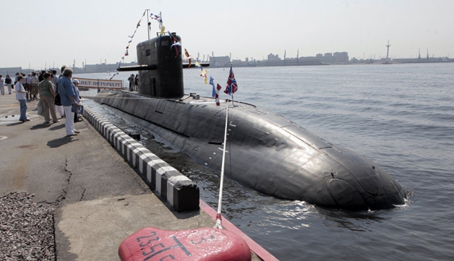 Rusia a adus două submarine în Mediterana - rusi-1503932570.jpg