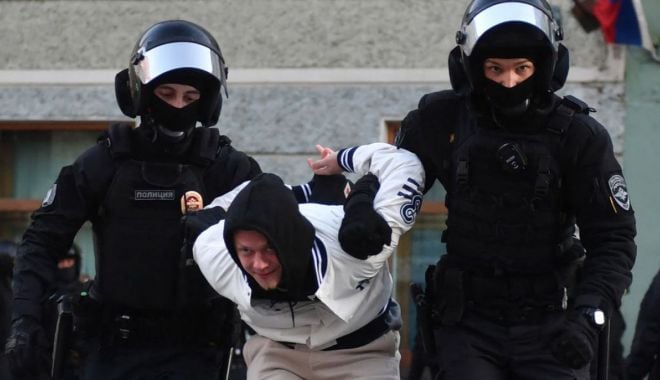 Rusia. Un deţinut condamnat pentru uciderea partenerei a fost graţiat după ce a luptat în Ucraina