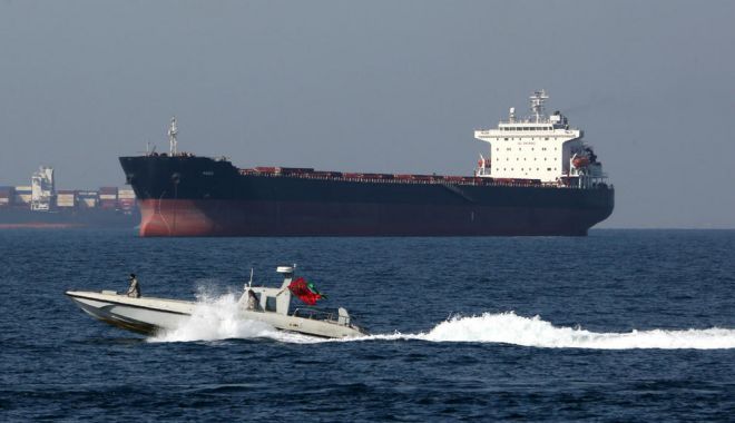 Rusia și Iran își extind relațiile bilaterale prin desfășurarea exercițiilor navale în golful Ormuz - rusiasiiran-1564521885.jpg