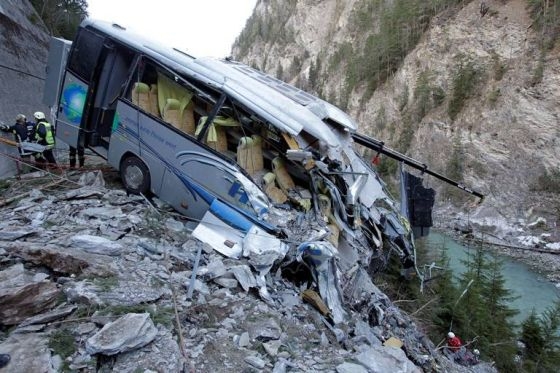Coliziune frontală între două autobuze. 13 morți și 34 de răniți - s560x316argentina-1488008022.jpg