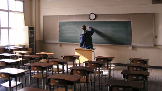 Bătaie între profesori, la ședința cu părinții - s560x316salaclasagoala-1459512999.jpg