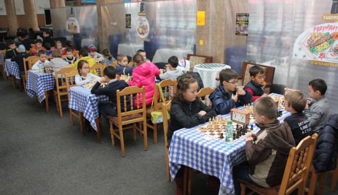 Cupa 1 Decembrie la șah  a ajuns la ediția a 19-a - sacupa1dec1-1448300046.jpg