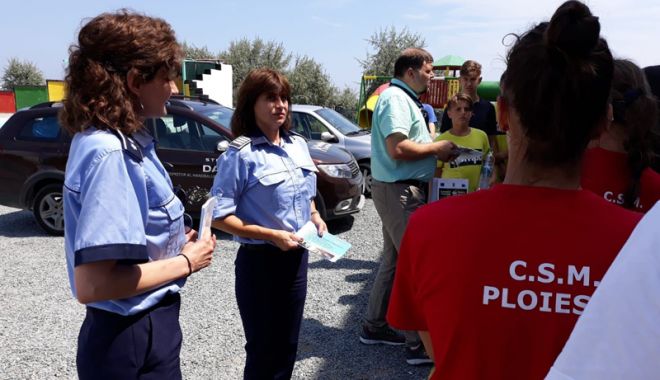 S-a dat drept polițistă în Eforie și a păgubit o bătrână de peste 3.000 de lei - sadatdreptpolitista-1533743472.jpg