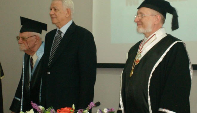 Teodor Meleșcanu i-a cucerit pe studenții șaguniști - saguna2-1368805066.jpg