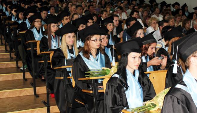 Burse de 700 euro pe lună pentru studenții șaguniști - sagunisti-1415808087.jpg