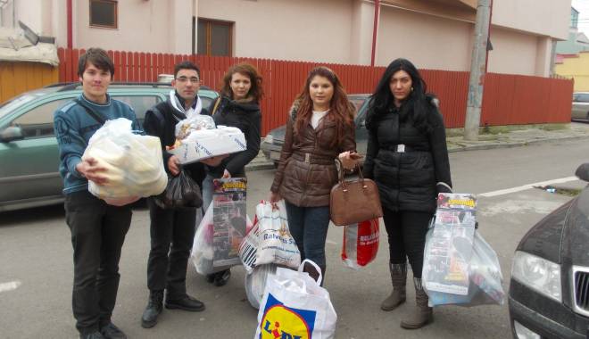 Șaguniștii aduc daruri din partea lui Moș Crăciun - sagunistii-1419153388.jpg
