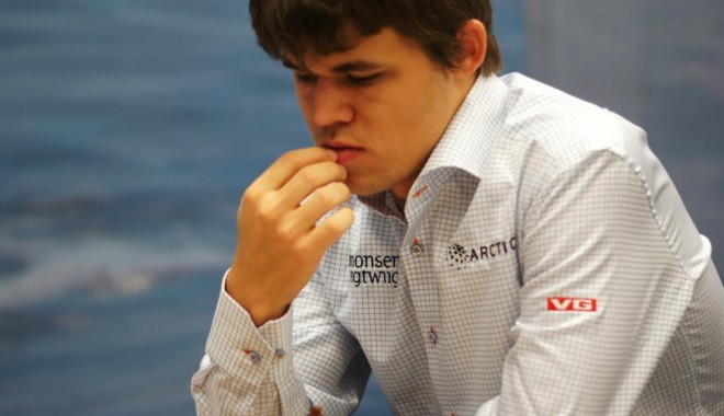 Maeștri șahiști Anand  și Carlsen, încă la egalitate - sah-1384406322.jpg