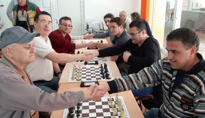 Experiența a făcut diferența! Cine sunt campionii Cupei 1 Decembrie la șah - sah-1575319664.jpg