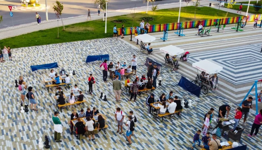 Foto - Primăria Năvodari organizează evenimentul „Șah în parc”