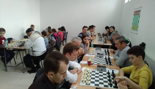 Șah: Iată cine sunt câștigătorii ediției a doua a Trofeului Fianchetto - sah1-1448280770.jpg