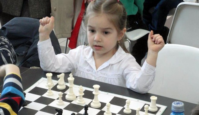 Cine a câștigat turneul de șah pentru prichindei - sah4-1395683741.jpg