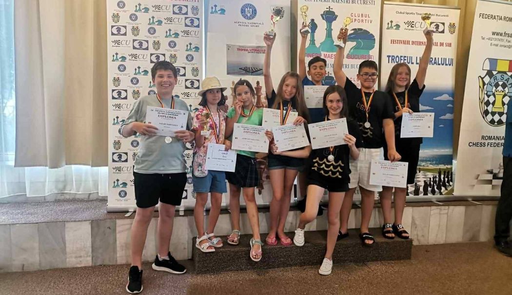 Rezultate remarcabile la „Trofeul Litoralului” pentru micuţii şahişti constănțeni - sah4-1751377546.jpg