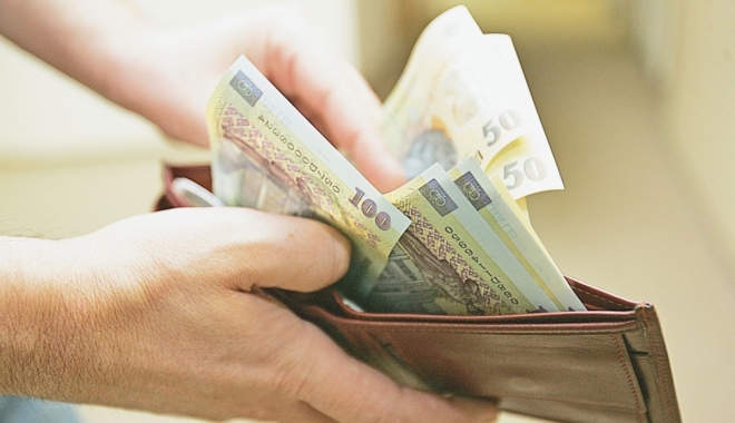 Cine are cele mai mari salarii din țară - salarii-1483447885.jpg