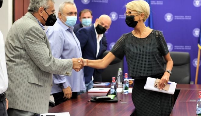 Discuţii pentru majorarea salariului minim. Când se va întâmpla acest lucru - salarii-1630517394.jpg