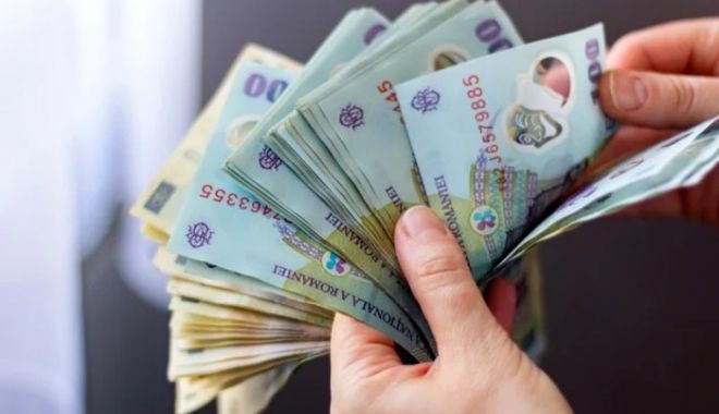Muncim aproximativ jumătate de an pentru taxele la stat - salarii-1704911361.jpeg