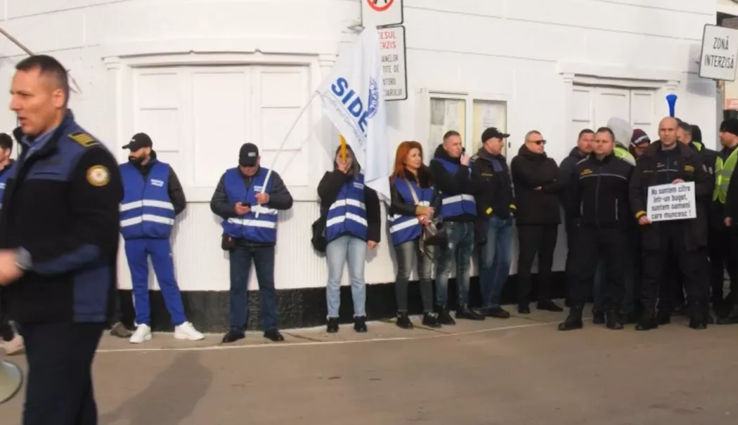 Profesorii și angajații ANP critică dur noua lege a salarizării pe 2026 - salarii-1779891393.webp
