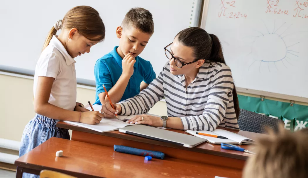 Salariile profesorilor intră înainte de Paște. Ministerul Educației a făcut anunțul - salariileprofesoriloraucrescutdi-1775566660.webp