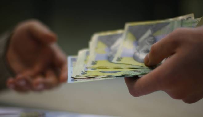 INS. Cu cât a crescut salariul mediu al românilor - salariu46500900-1418050360.jpg