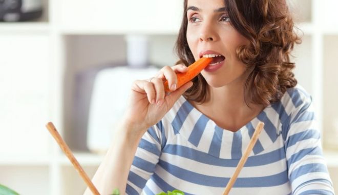 Rețetă pentru o salată de toamnă care vă menţine sănătoşi - salata1-1663160521.jpg