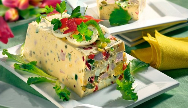 Meniul zilei - salatabavareza-1336468990.jpg