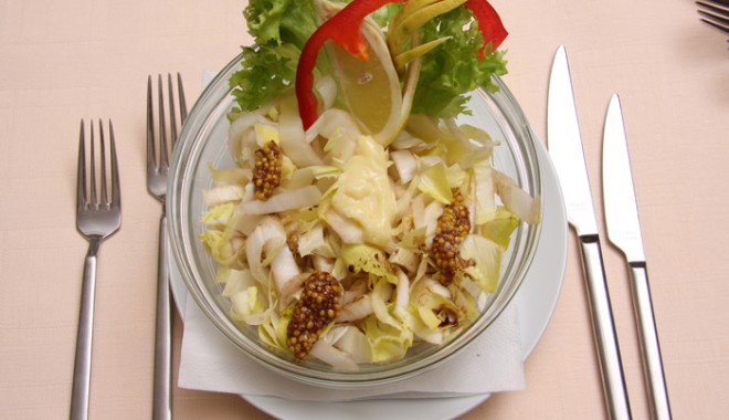 Andive cu sos de brânză - salatadeandive-1344410981.jpg