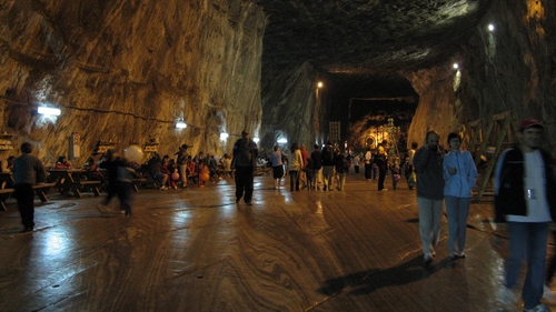 Aventura Parc  la 120 de m…  sub pământ - salinapraid206621300-1345821115.jpg