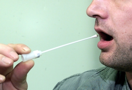 Cum depistăm boli grave  printr-un simplu test  de salivă - salivacontinepeste1000deproteine-1350420862.jpg