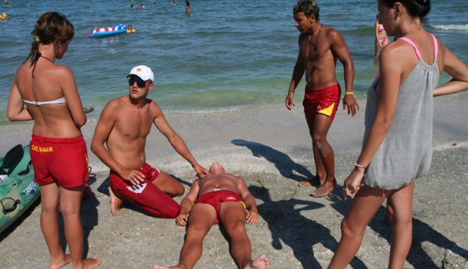 Salvamar rănit după ce a fost lovit  de un turist cu skijet-ul - salvamar-1500651105.jpg