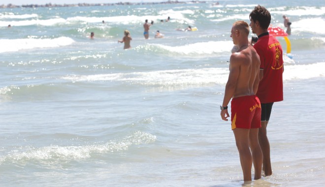 Tragedie! Doi frați s-au înecat în mare, la Neptun - salvamarplajamamaia6-1374441181.jpg