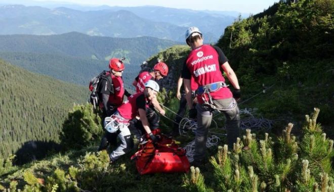 Cererea bizară a unei turiste care și-a rupt un deget de la o mână pe munte - salvamont-1568574074.jpg