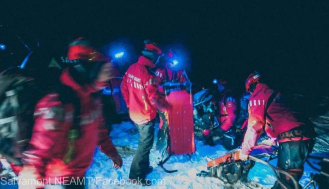Atenție unde vă aventurați! Bărbat în stare gravă, salvat după o intervenţie de şase ore - salvamont-1645340623.jpg