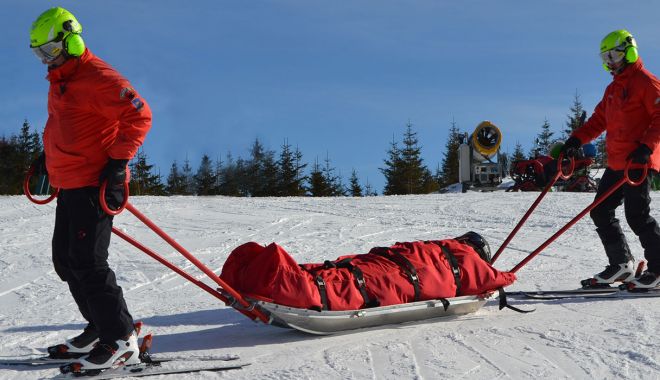 Risc crescut de avalanşă în Bucegi și Făgăraș. Salvamontiștii lucrează la foc continuu - salvamont-1676129358.jpg
