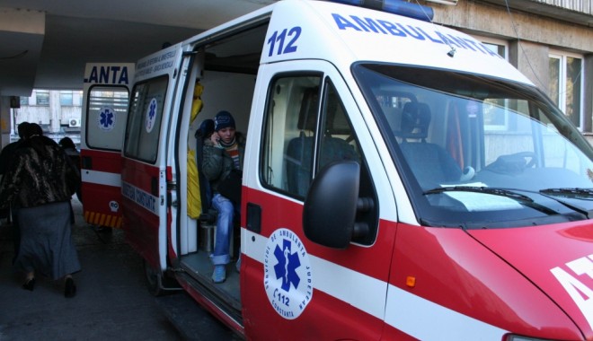 Accident GRAV / A ajuns în comă la spital după ce a căzut de pe bicicletă - salvarisuplimentare1398852233-1403592188.jpg