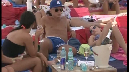 Mamaia, stațiune plină de fițe și de hoți VIDEO - sampanielaplaja15104600-1344237035.jpg