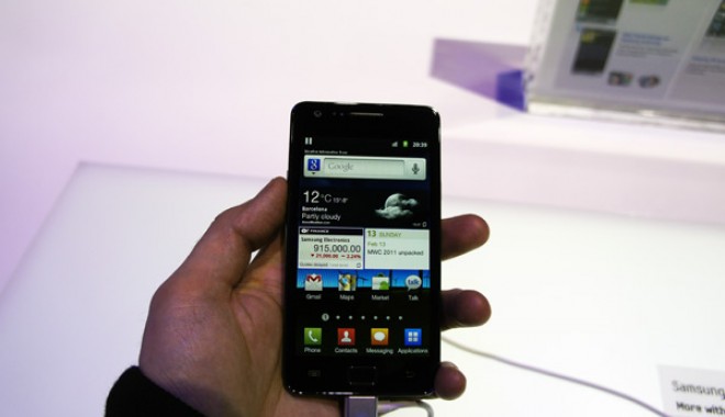 Cel mai bun telefon al anului. Cine a bătut iPhone-ul - samsunggalaxys2smartphone1-1318427083.jpg