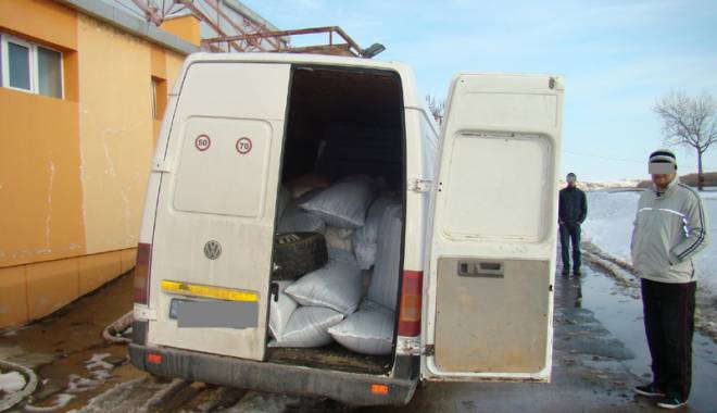 Sancționat pentru transport ilegal de material furajer - sanctionatpentrutransportilegal-1423592914.jpg